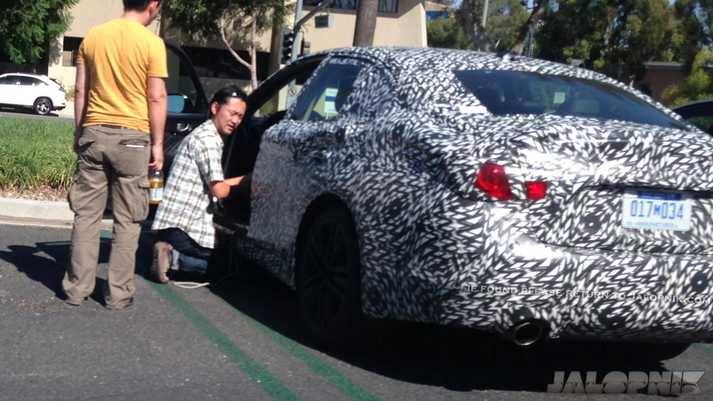Illustration for article titled The 2014 Infiniti G37 Shows Off Its Squiggly Styling